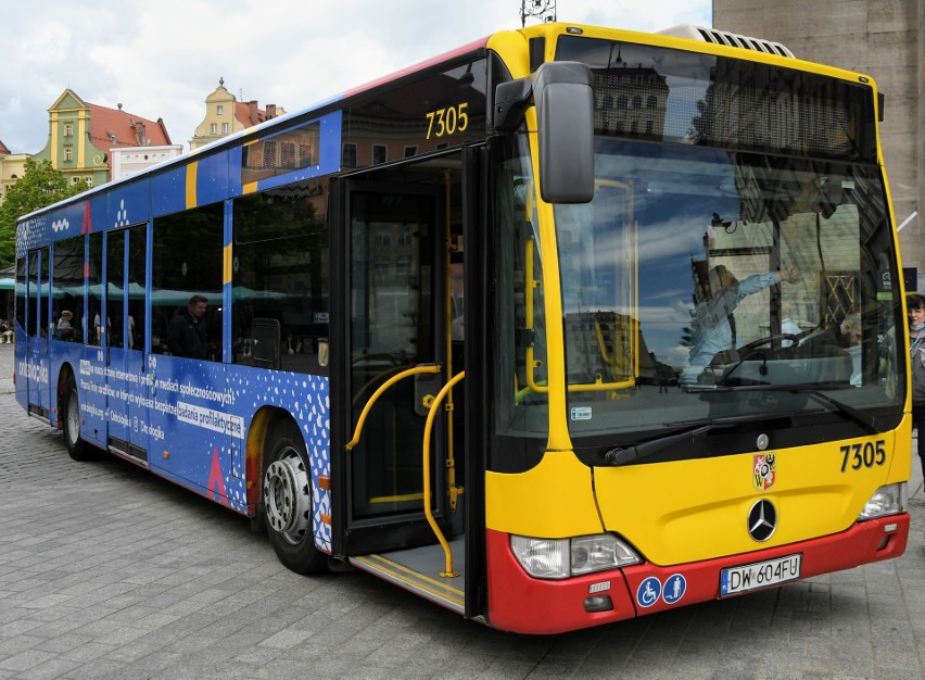 Specjalny autobus wyjechał na wrocławskie ulice. Przypomina o ważnej akcji