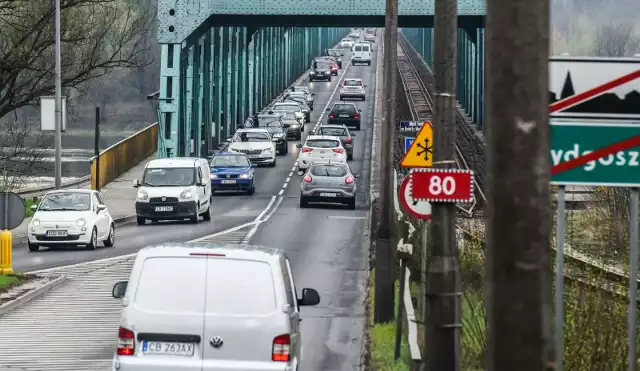 Z badań, którymi dysponuje GDDKiA, wynika, że każdego dnia przez Most Fordoński przejeżdża około 22 tysiące pojazdów