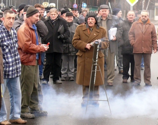 "Donaldówka&#8221; używana podczas lutowego protestu w Hucie Stalowa Wola.