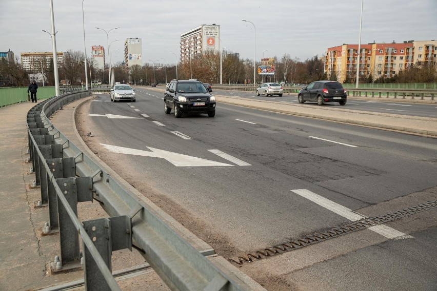 Wiadukt Dąbrowskiego to jedno z najbardziej newralgicznych...