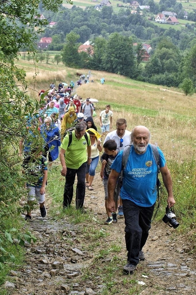 Odkryj Beskid Wyspowy. Kamienne „szczeble” poprowadzą nas na Szczebel