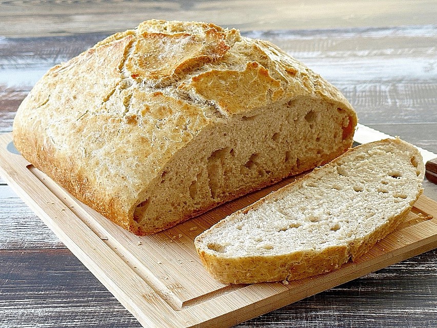 Przepis na ten chleb jest bardzo prosty. Wystarczy wymieszać...