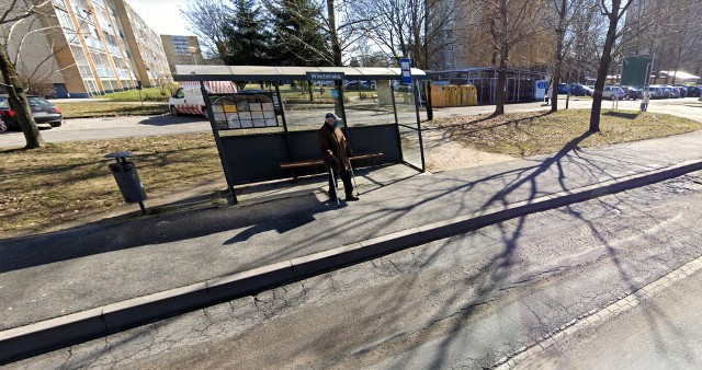 Cała sytuacja zaczęła się na przystanku autobusowym przy ulicy Wiedeńskiej w Poznaniu.