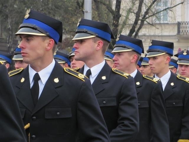 Defilada i ślubowanie strażaków w Częstochowie. Towarzyszyły...