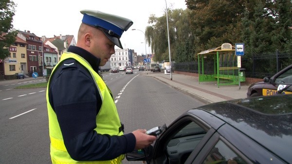 Kierowca dostał mandat w wysokości 350 zł i 6 punktów karnych.