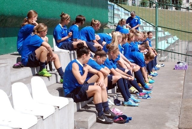 Mistrzynie Europy U17 w piłce nożnej trenują w Zawierciu