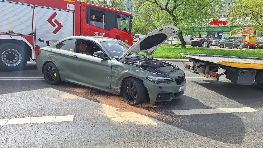 Wypadek BMW i seata przy Pasażu Zielińskiego. Jedna osoba...