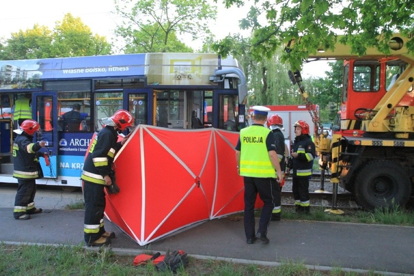 Wrocław: Tragiczny wypadek na Mickiewicza. Rowerzystka zginęła pod tramwajem (ZDJĘCIA)