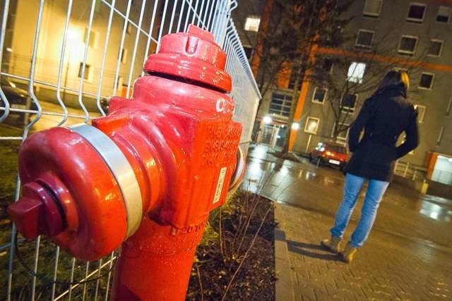 Hydrant na ulicy Dąbrowa