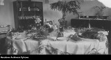 Wielkanoc na starej fotografii. Święconka, pisanki, wielkanocny stół z połowy XX wieku