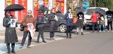 W kolejce sklepowej w ramach protestu - akcja w Koszalinie 