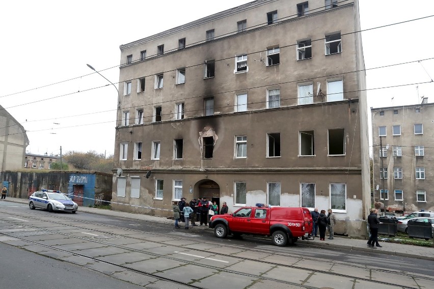 Pożar przy ul. Światowida w Szczecinie. Nie żyją dwie osoby. To była trudna akcja [wideo, zdjęcia]