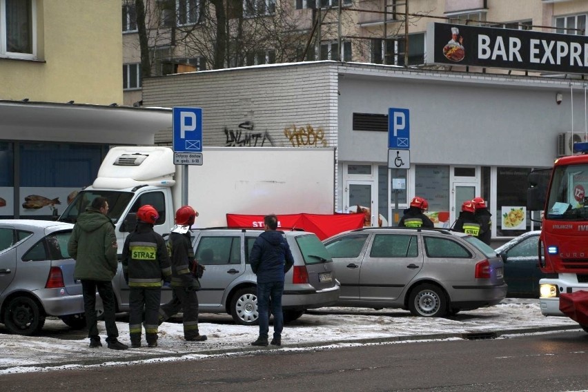 Śmiertelne potrącenie pieszej na chodniku przy ul. Skłodowskiej w Białymstoku. Kierowca dostawczaka trafi do więzienia na 16 miesięcy