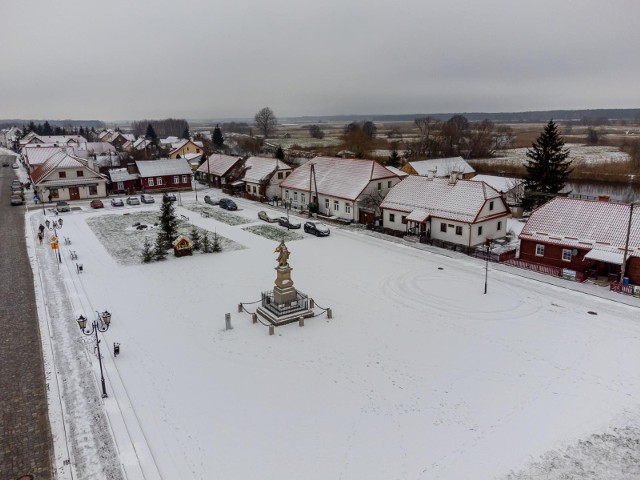 Tykocin jest miejscowością bardzo atrakcyjną turystycznie z wieloma zabytkami do których należą:- Kościół p.w. Trójcy Świętej- Wielka Synagoga- Mała Synagoga – Dom Talmudyczny- Rynek - Alumnat- Zespół Klasztorny Bernardynów- Cmentarz Żydowski- Zamek- Pomnik Orła Białego