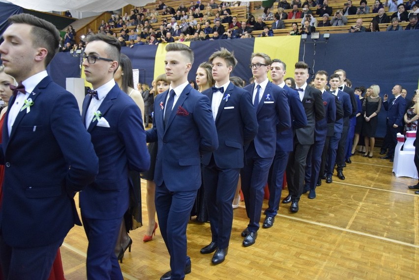 Częstochowa: Studniówka 2018 Liceum Ogólnokształcącego im....