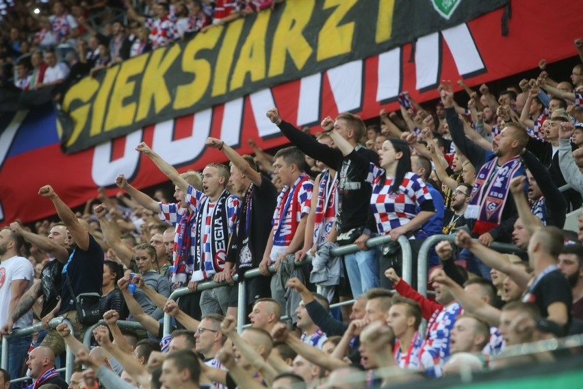 Górnik Zabrze pokonał Legię 3:1. Zobacz zdjęcia kibiców