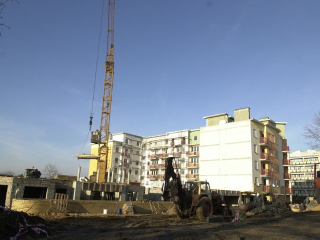 Budowa bloku mieszkalnegoZnalezienie mieszkania, kwalifikującego się do dopłaty z programu „Rodzina na swoim”, w województwie podlaskim a zwłaszcza w Białymstoku graniczy z cudem.