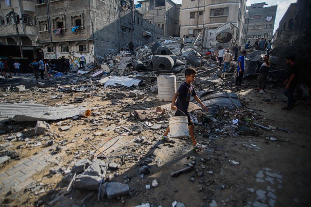 W środę w nocy dziesiątki myśliwców Izraela uderzyły w 200 celów w dzielnicy Gazy, które zostały wykorzystane przez Hamas do przeprowadzenia fali ataków.