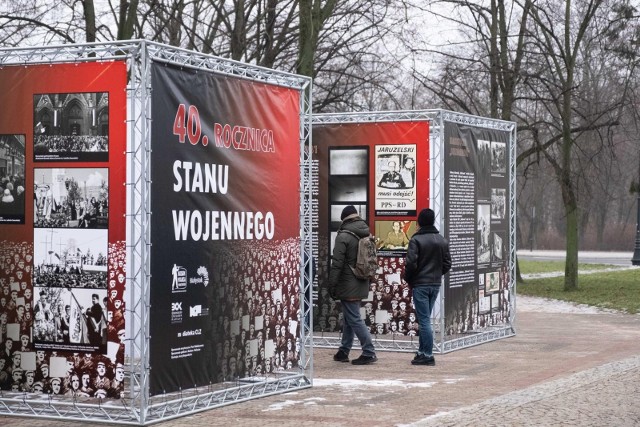 Wystawę na Skwerze Armii Krajowej przy ul. Kilińskiego (w pobliżu Pałacyku Gościnnego i Muzeum Wojska w Białymstoku), można oglądać do połowy lutego przyszłego roku.