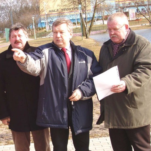 Jeszcze przed sezonem ustawimy nad zalewem Arkadia nowe ławki - opowiada Zbigniew Wisiecki, dyrektor OSiR-u.