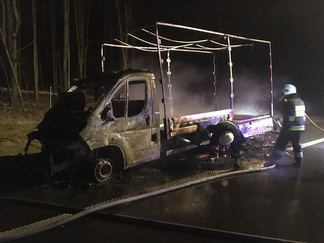 W czwartek w nocy, około godz. 2, podlascy strażacy otrzymali sygnał o pożarze na krajowej ósemce.