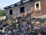 Pożar w Wiśle. Ogień wybuchł w nocy i strawił dom jednorodzinny. Na piętrze ujawniono zwęglone ciało młodego mężczyzny