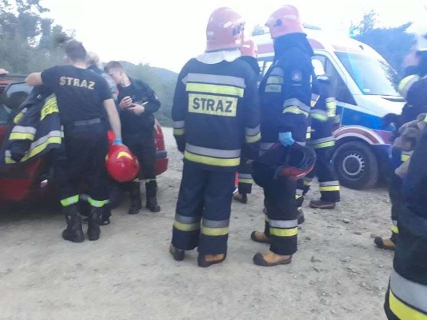 Do zdarzenia doszło nad brzegami zbiornika wodnego. Na...