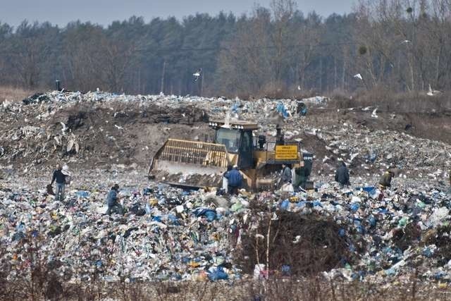 Wysypisko śmieci naWysypisko śmieci na Wypaleniskach