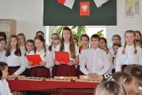 Patriotycznie i podniośle w Szkole Podstawowej nr 1 w Szczecinku [zdjęcia, wideo]