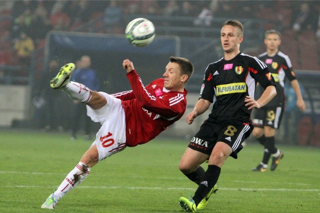 Łukasz Garguła w wygranym 3:2 spotkaniu w Kielcach zdobył dwie bramki. Zdjęcie z meczu Wisła - Korona w Krakowie.