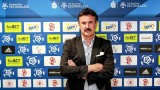 Trener piłkarzy ŁKS Wojciech Stawowy cieszy się z wylosowania Legii w Pucharze Polski 