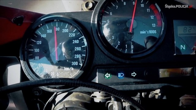 Trwa kampania związana z bezpieczeństwem motocyklistów „Nie bądź następny...”. Towarzyszy jej przejmujący spot filmowy o tragicznej historii młodego miłośnika jednośladów, który apeluje o ostrożność do innych motocyklistów. Program powstał z inicjatywy Śląskiej Policji przy wsparciu katowickiego oddziału Generalnej Dyrekcji Dróg Krajowych i Autostrad oraz Wojewódzkiego Ośrodka Ruchu Drogowego w Katowicach.fot. policja.pl