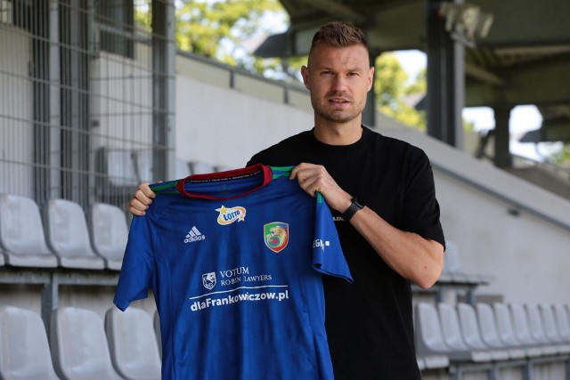 Florian Hartherz w przeszłości grał w 1. i 2. Bundeslidze. Ostatnie pół roku spędził w Podbeskidziu Bielsko-Biała. Teraz wzmocnił Miedź Legnica