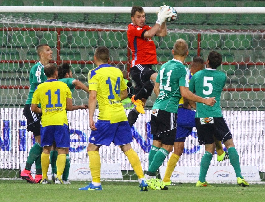 Paweł Lenarcik (GKS Bełchatów) - w starciu z niezwykle...