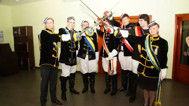 W szczególnie uroczystych sytuacjach członkowie Związku Studentów Niemieckich ubierają takie tradycyjne i bardzo eleganckie stroje, zwane Vollwichs.