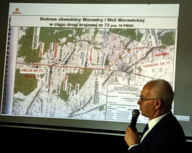 Podczas ubiegłorocznej konferencji dyrektor kieleckiego oddziału Generalnej Dyrekcji Dróg Krajowych i Autostrad, Krzysztof Strzelczyk prezentował planowany bieg nowej trasy.