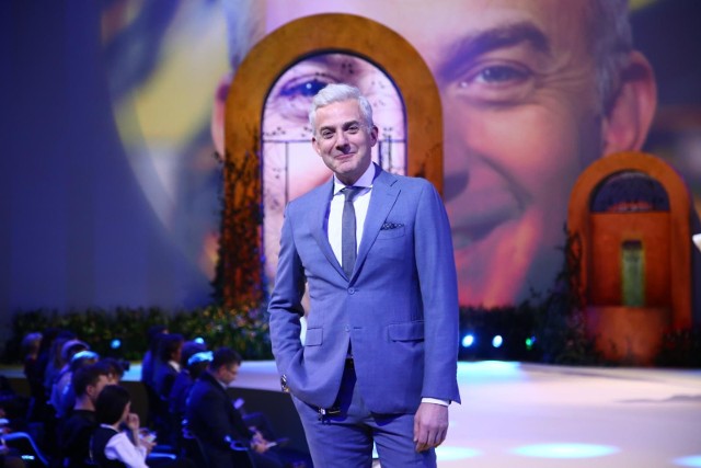 Do niedawna jedyną osobą, której udało się wygrać milion w polskiej wersji programu był Krzysztof Wójcik, który swoje pytanie za milion usłyszał w 2010 roku. W 2018 roku dołączyła do niego Maria Romanek.