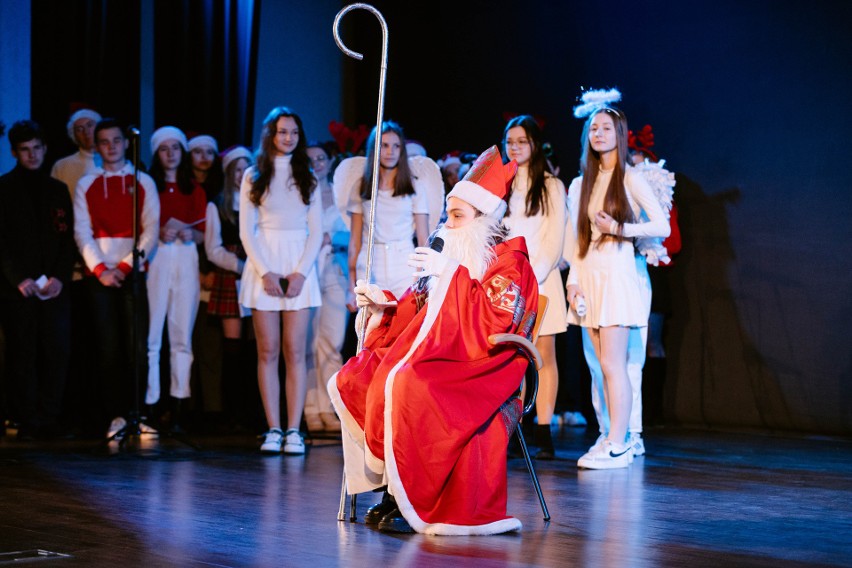 Caritas Diecezji Rzeszowskiej zorganizowała dzieciom spotkanie ze Świętym Mikołajem [ZDJĘCIA]