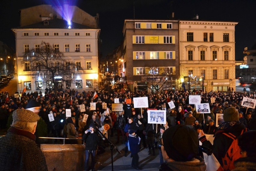 Strajk obywatelski w Bielsku-Białej. 13 grudnia 2016 r.