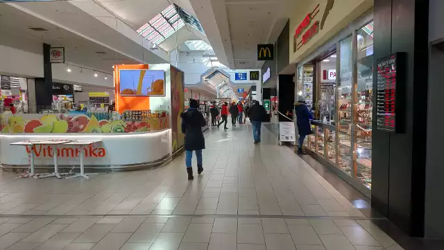 W centrum handlowym M1 1 lutego otwarte zostały wszystkie sklepy Zobacz kolejne zdjęcia/plansze. Przesuwaj zdjęcia w prawo - naciśnij strzałkę lub przycisk NASTĘPNE