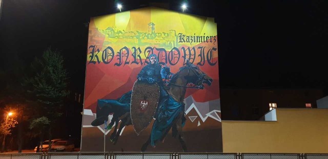 Oświetlony mural przy ul. Staszica w Inowrocławiu