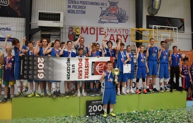 Młodzi zawodnicy Basketu Team Suchy Las w ubiegłym roku zdobyli mistrzostwo Polski w koszykówce do lat 14