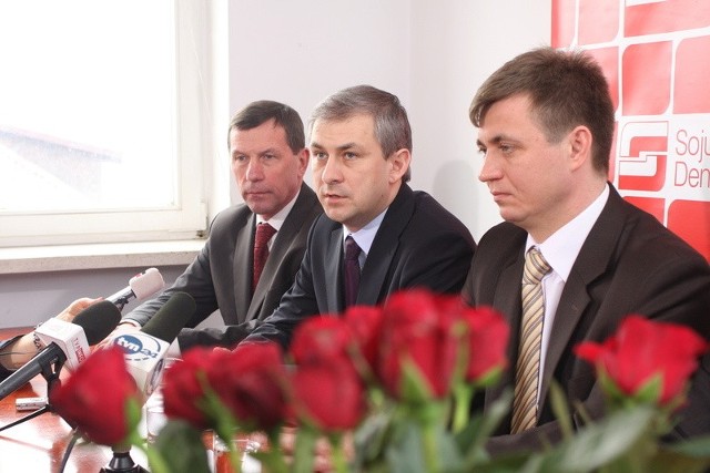 Grzegorz Napieralski mówił w Kielcach, że spodziewa się brudnej kampanii wyborczej. 