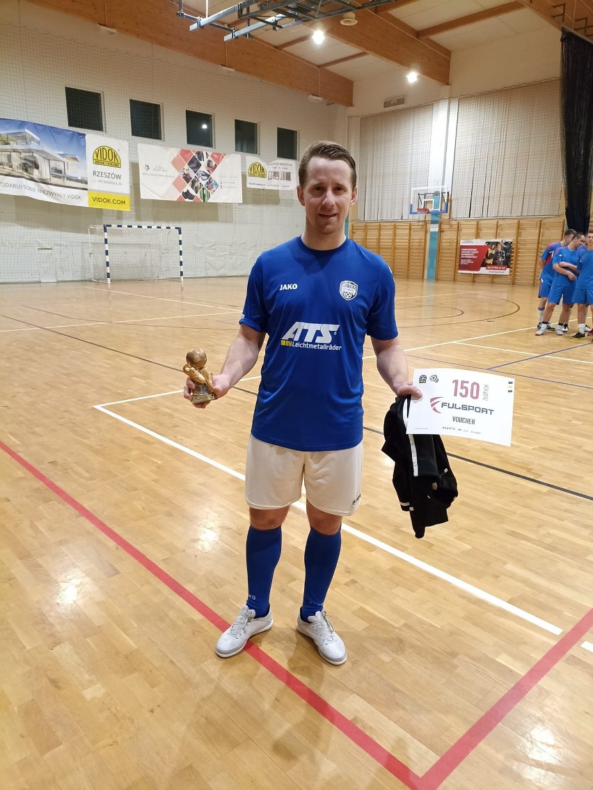 Futsal. Serwatka Żabno została mistrzem Futsalowej Podkarpackiej Ligi Mistrzów - Cmolas 2022