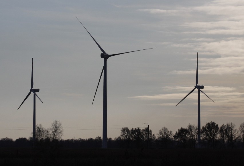 Rozpoczęły się prace modernizacyjne farmy wiatrowej Bystra....