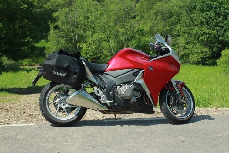 Testujemy: Honda VFR1200F DCT – turystyk przyszłości (foto,...