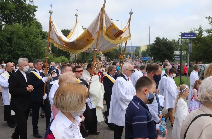 Ulicami Radomia z kościoła farnego do katedry przeszła w...