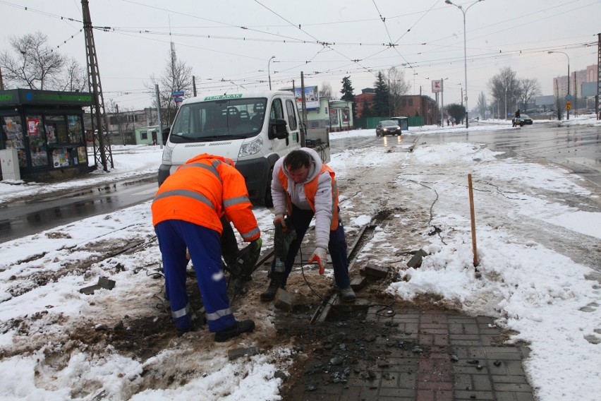 Ulicą Dąbrowskiego już nie przejedziesz. Ruszył remont na odcinku od ul. Rzgowskiej do ul. Kilińskiego