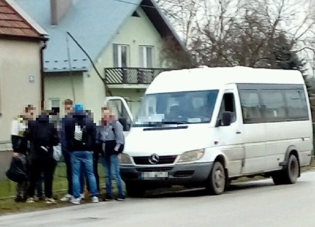 Pasażerowie musieli poczekać na inny transport