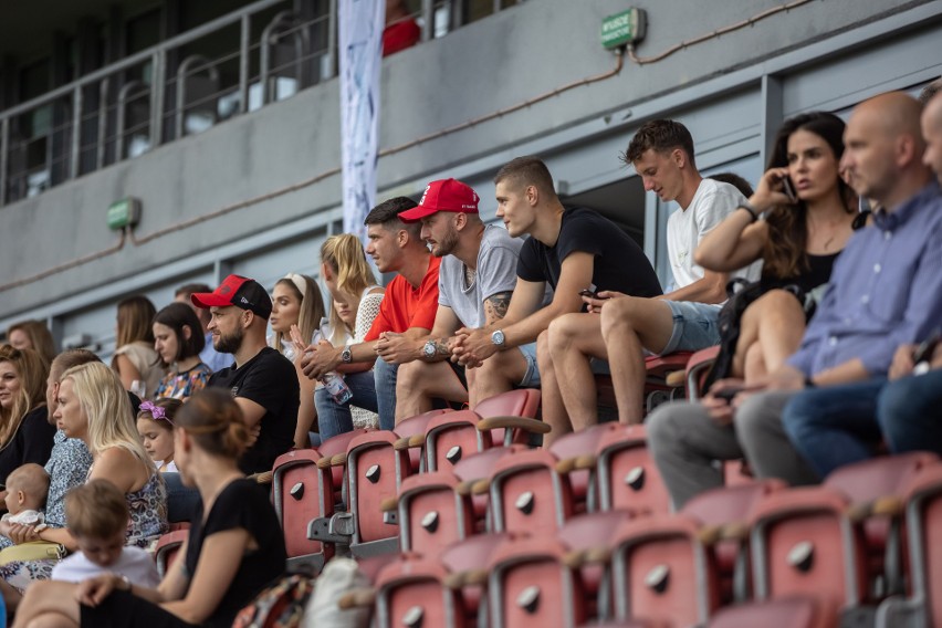 Na stadionie Cracovii otwarto nową strefę VIP, był tez mecz,...